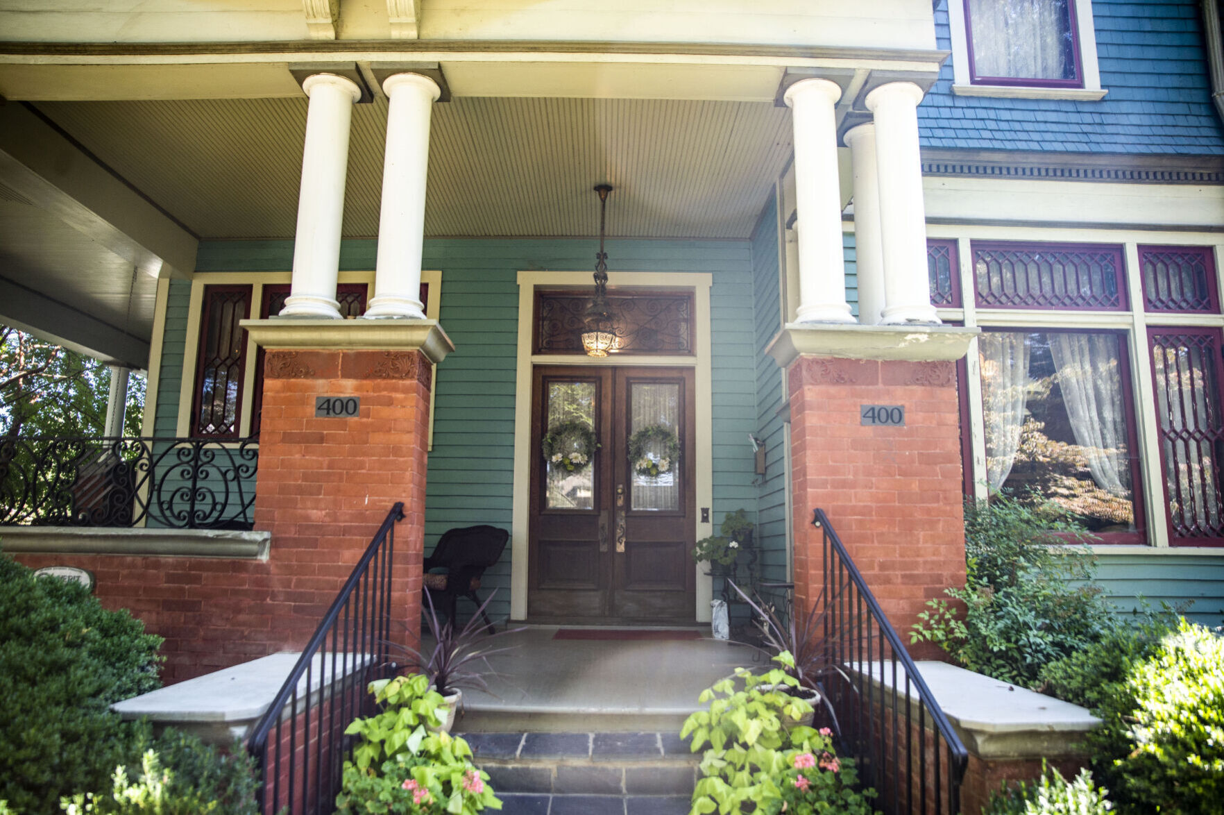 400 Madison St